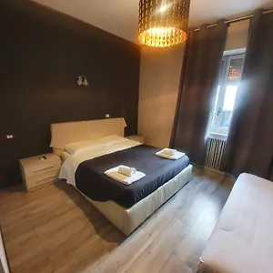 Sira House Pensión Milán